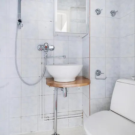 Wehost Modern Kitchen Studio With Bright Colours * Helsinki