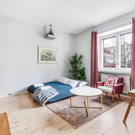Wehost Modern Kitchen Studio With Bright Colours Хельсинки